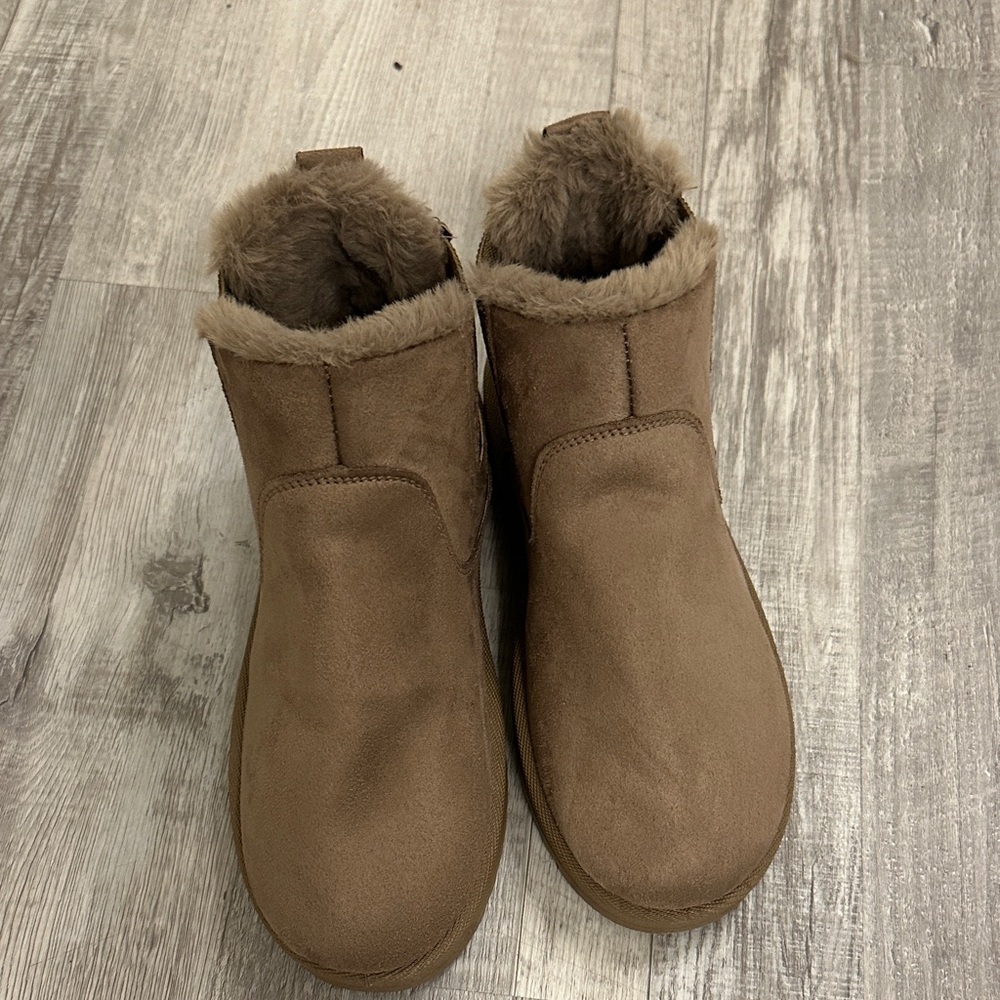 Cozy Brown Fur-Lined Boots size 39/ 8.5
